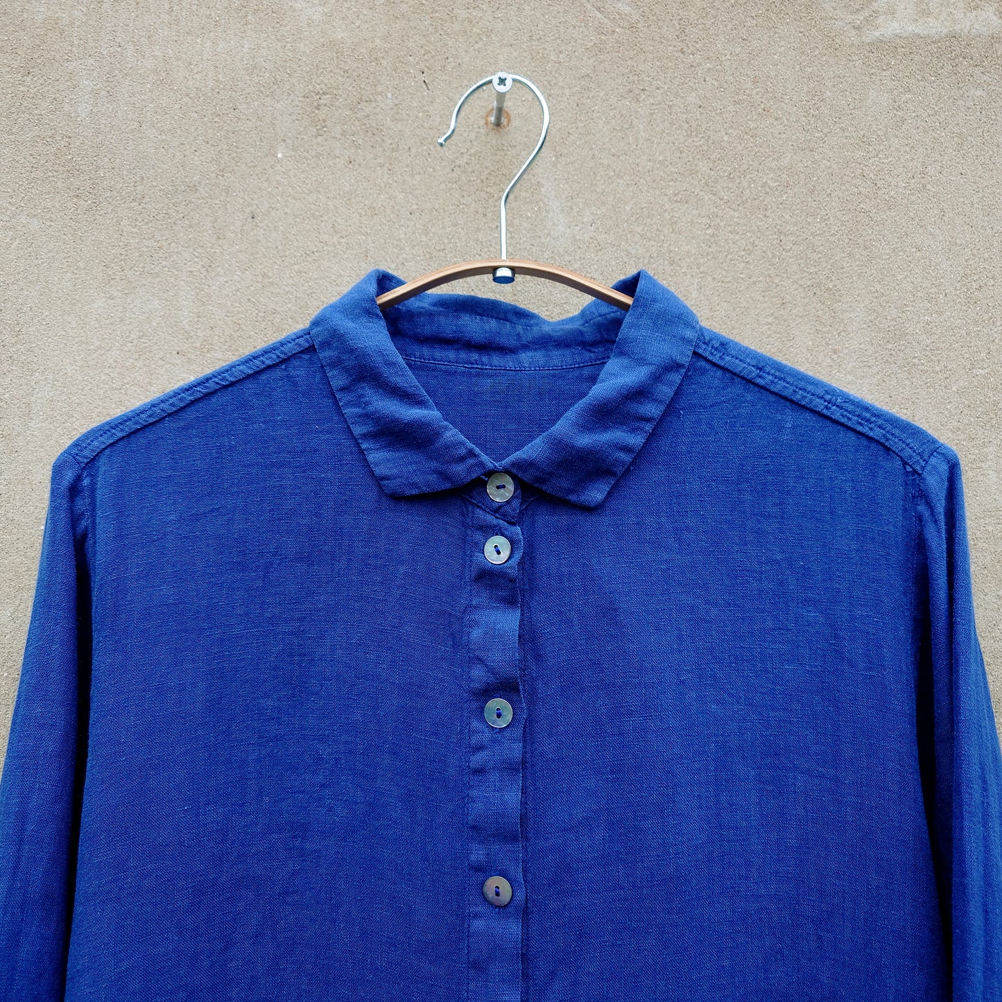 A-formad skjortklänning i linne - Uniform Blue