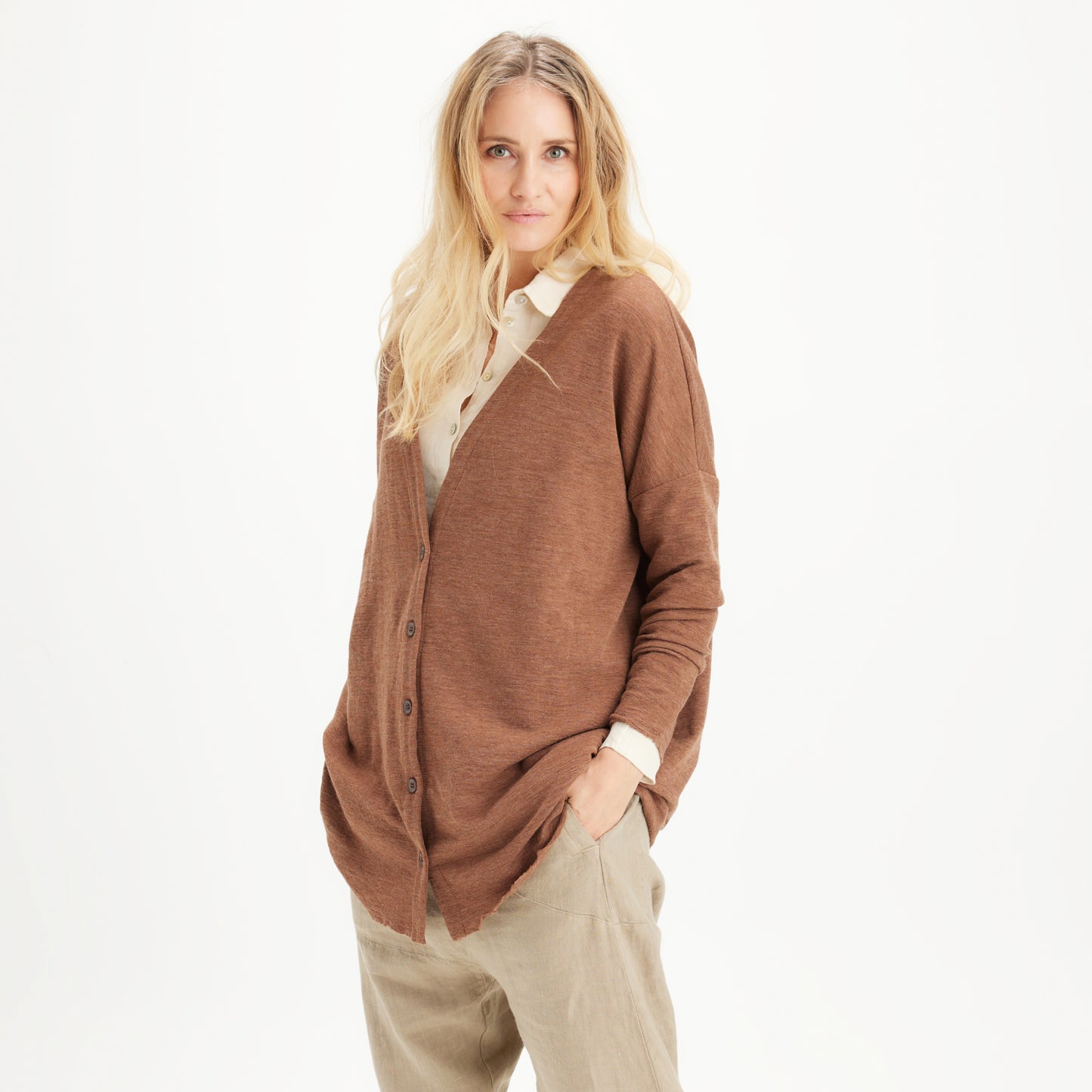 8017 - Fram- eller sidoknäppt kofta, oversize