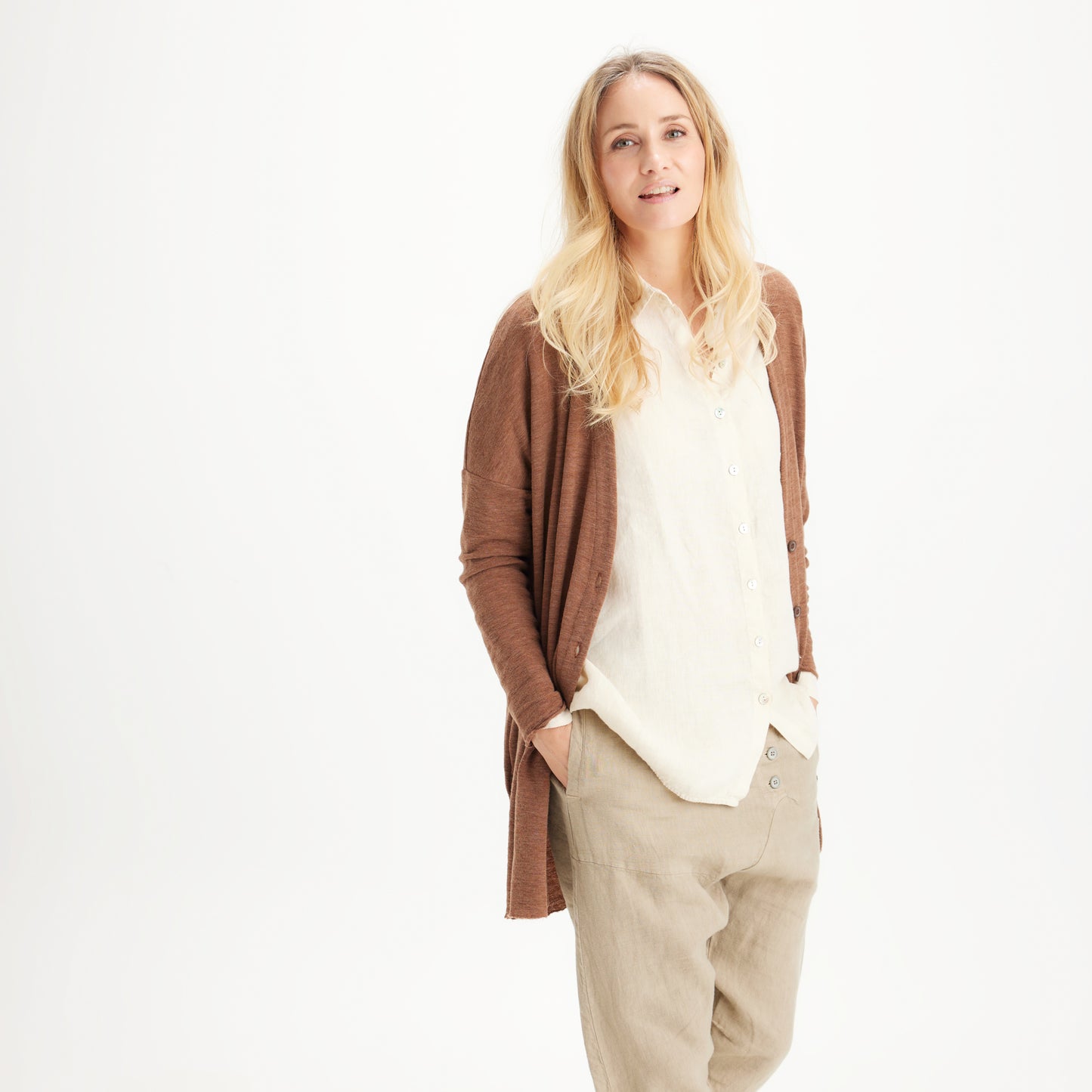 8017 - Fram- eller sidoknäppt kofta, oversize