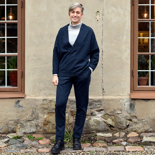 V-ringad ulltröja med bomull invändigt - Midnight Blue