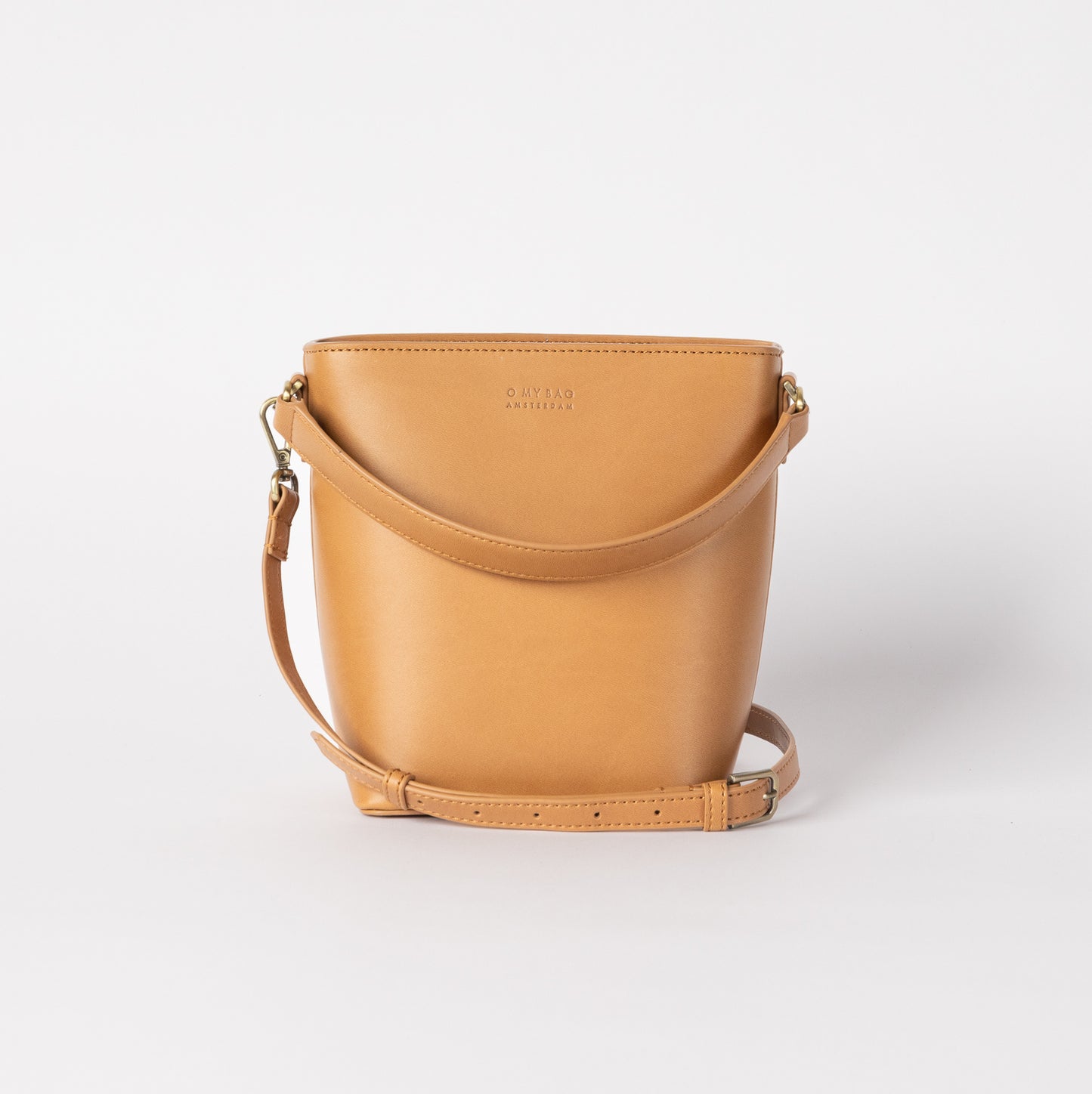 O My Bag Bobbi Bucket Bag Midi handväska i äppelläder - cognac