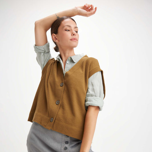 2011 Väst med knappar