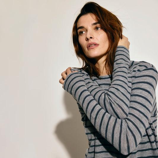 Långärmad randig tröja i merinoull med bred fåll - Steel Gray/Asphalt