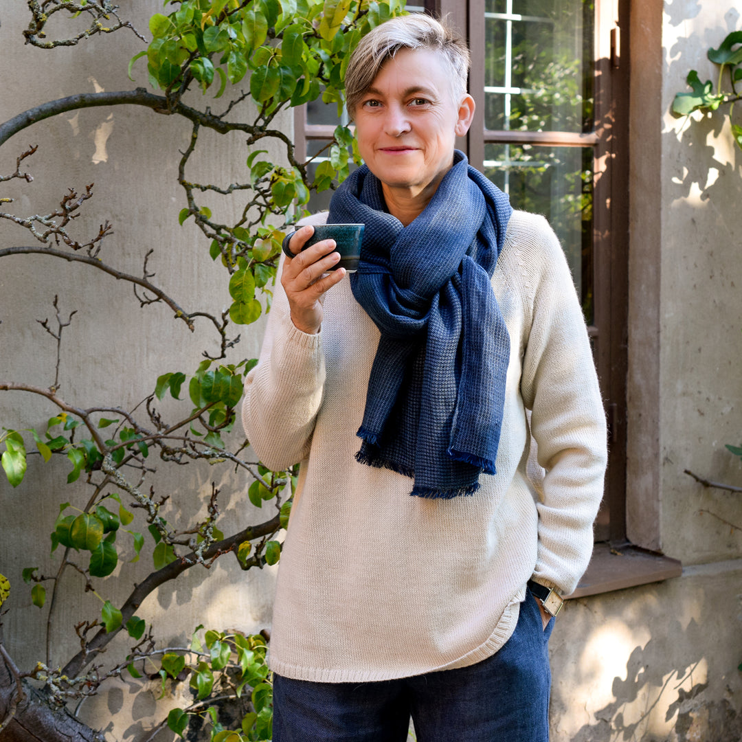 Slätstickad tröja i alpacka - ljusgrå