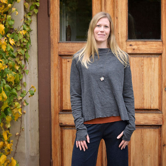 Tröja i merinoull - med hög båthals, slitsar och extra långa ärmar, Antracite grey