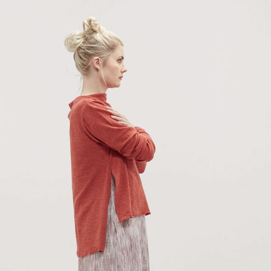 4040 Tröja - med hög båthals, slitsar och extra långa ärmar