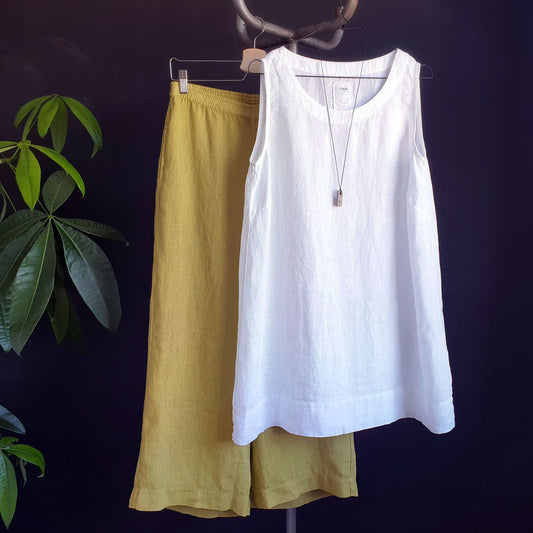 Ärmlös tunika i tunt linne - White