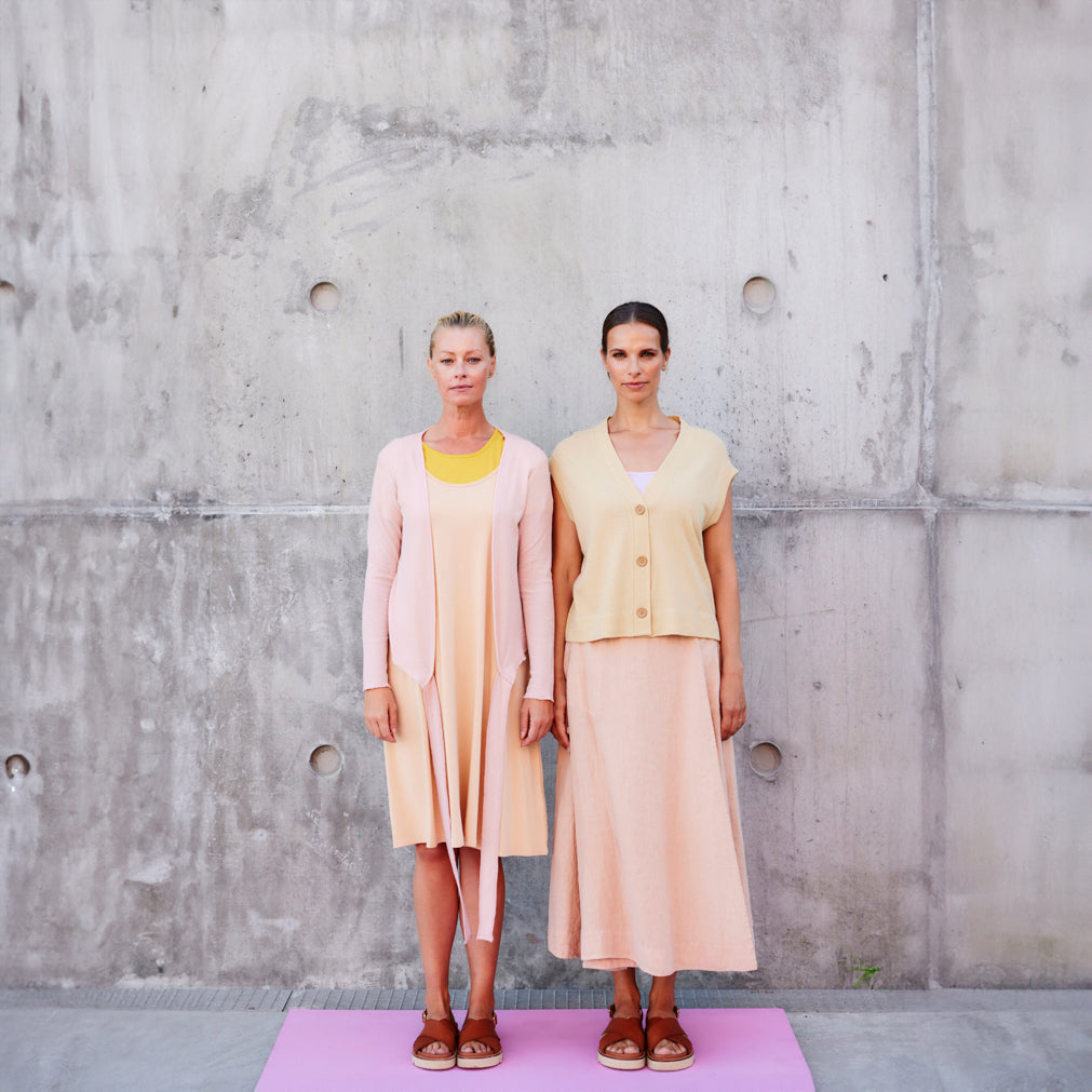 2011 Väst med knappar