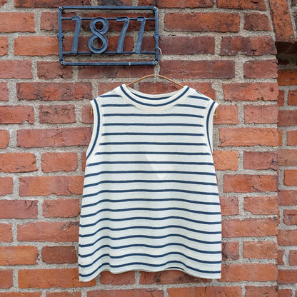 Slipover med bred fåll i merinoull - Raw White/Asphalt Stripe