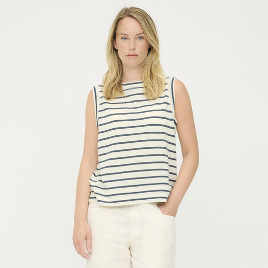 Slipover med bred fåll i merinoull - Raw White/Asphalt Stripe
