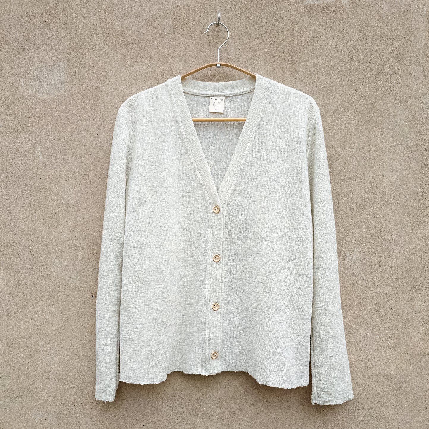 Kofta i merinoull med knappar - Pearl Grey Melange