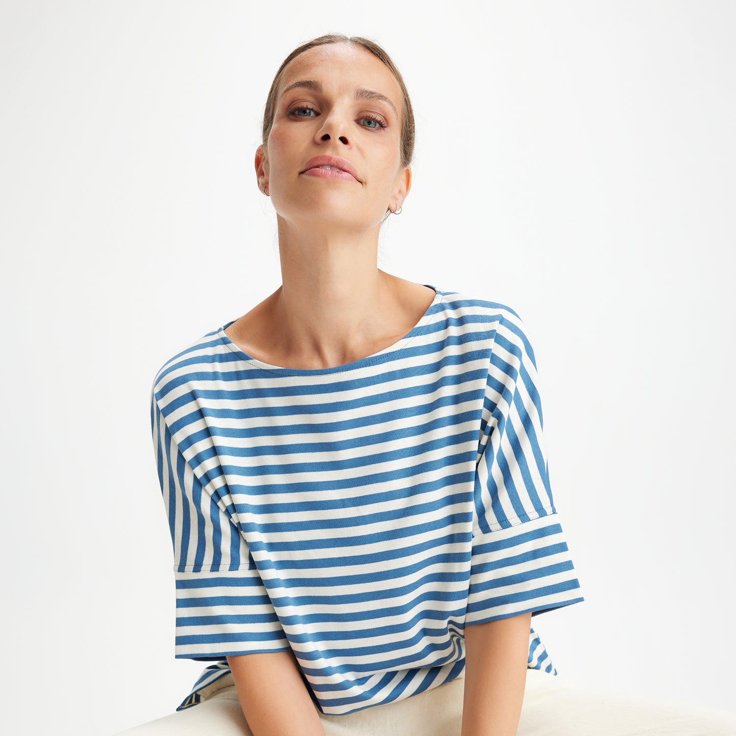 4309 - Oversize tröja med båtringning