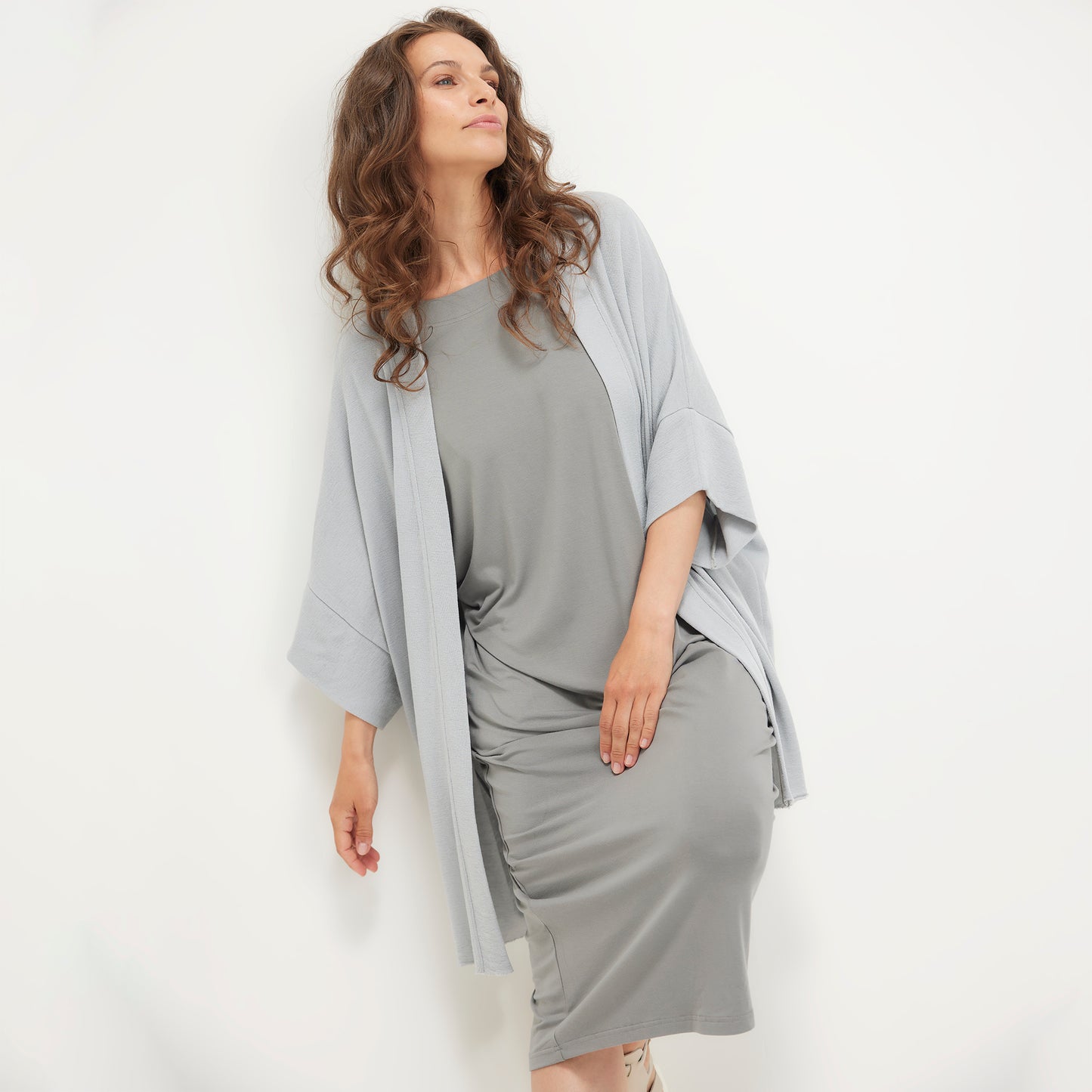 7628 Midiklänning med båtringning