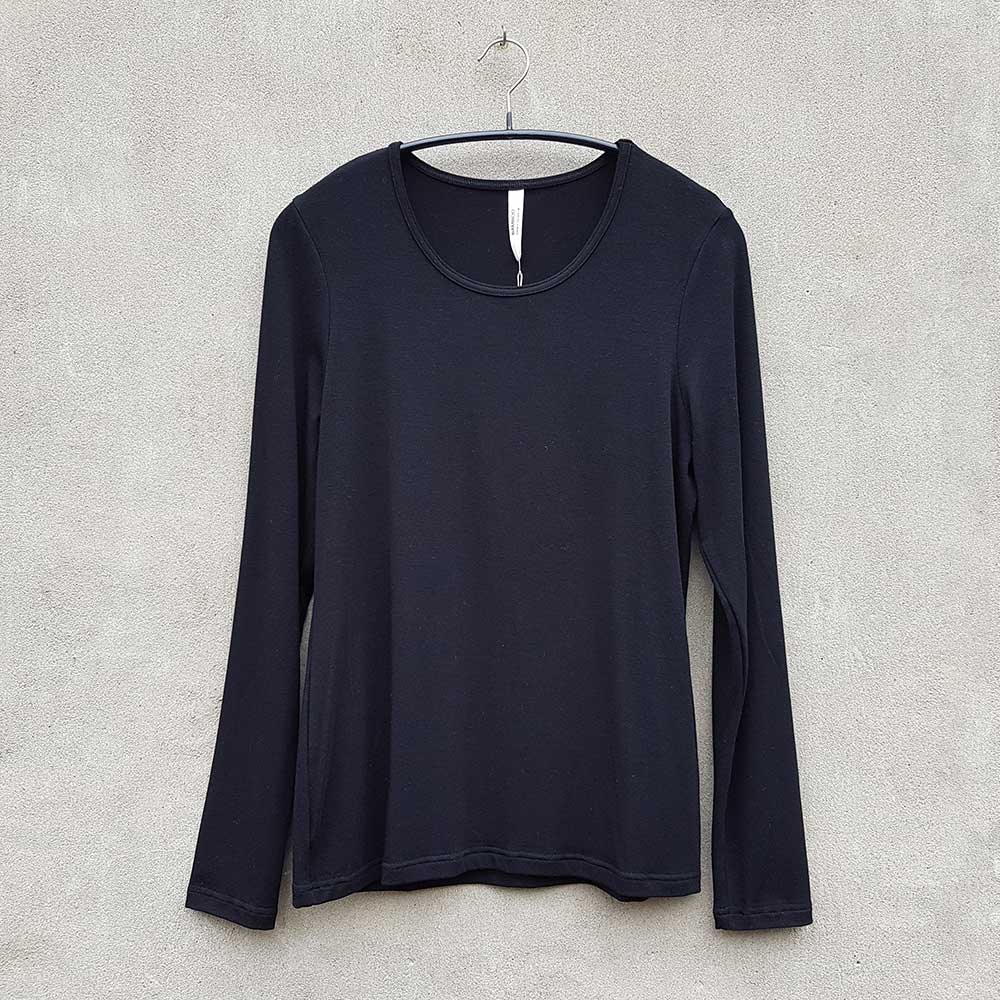4604 T-shirt - figurnära med lång ärm