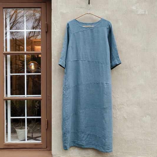 Lång linneklänning med lätt tulpanform - Stormy Sea