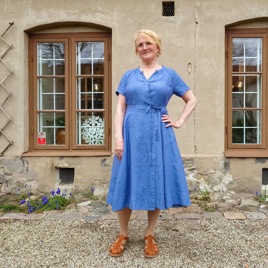 GR Nature omlottklänning i linne – Denim Blue
