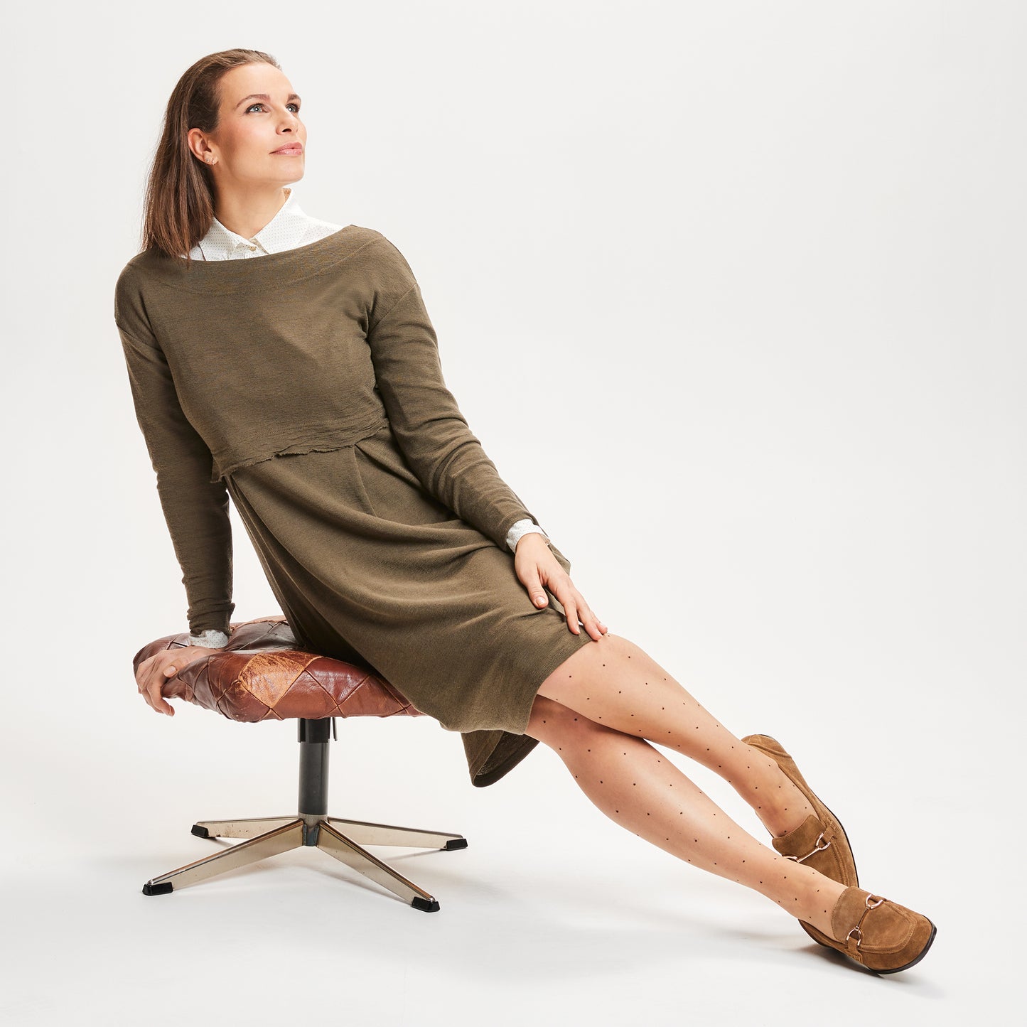 7035 Klänning - markerad midja och tulpankjol