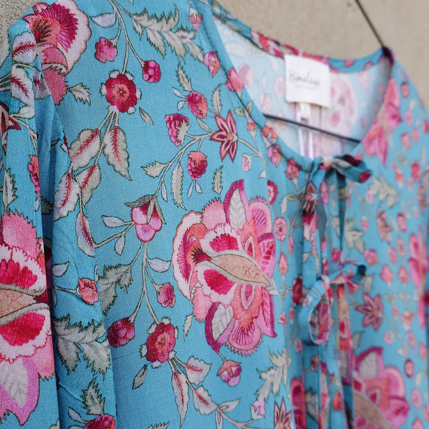 Blommig blus i modal - Vintage Flower | Himalaya