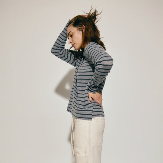 Långärmad randig tröja i merinoull med bred fåll - Steel Gray/Asphalt