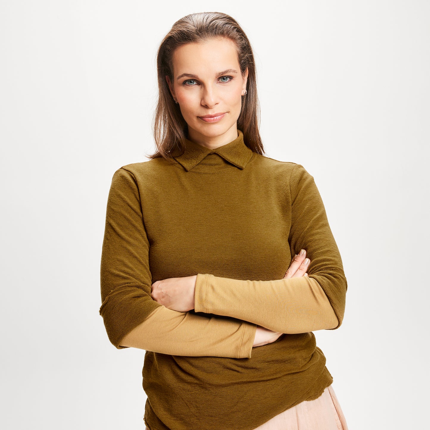 4048 Tröja - figurnära tröja med vikt krage och 3/4 ärm