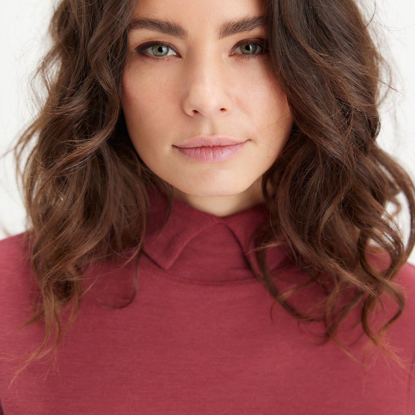 4048 Tröja - figurnära tröja med vikt krage och 3/4 ärm