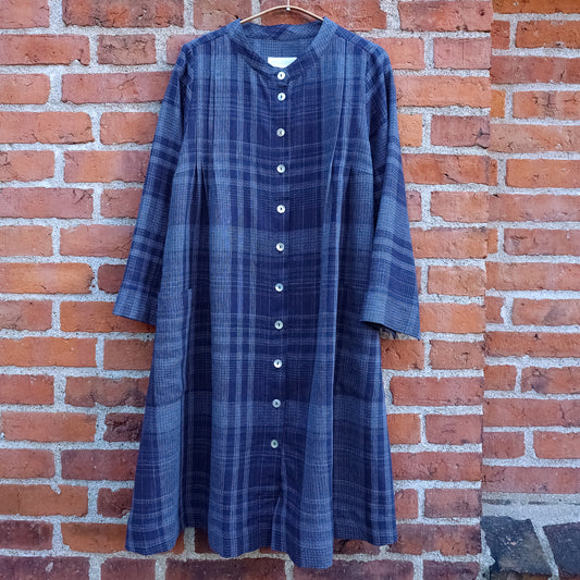 Rutig jacka/skjortklänning i lin och bomull – Indigo | McVerdi