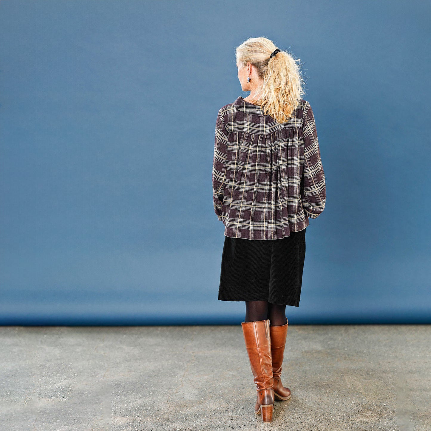 McVerdi bredspårig manchesterkjol - BLACK