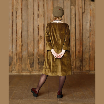 Bredspårig manchesterklänning DORTE - Golden