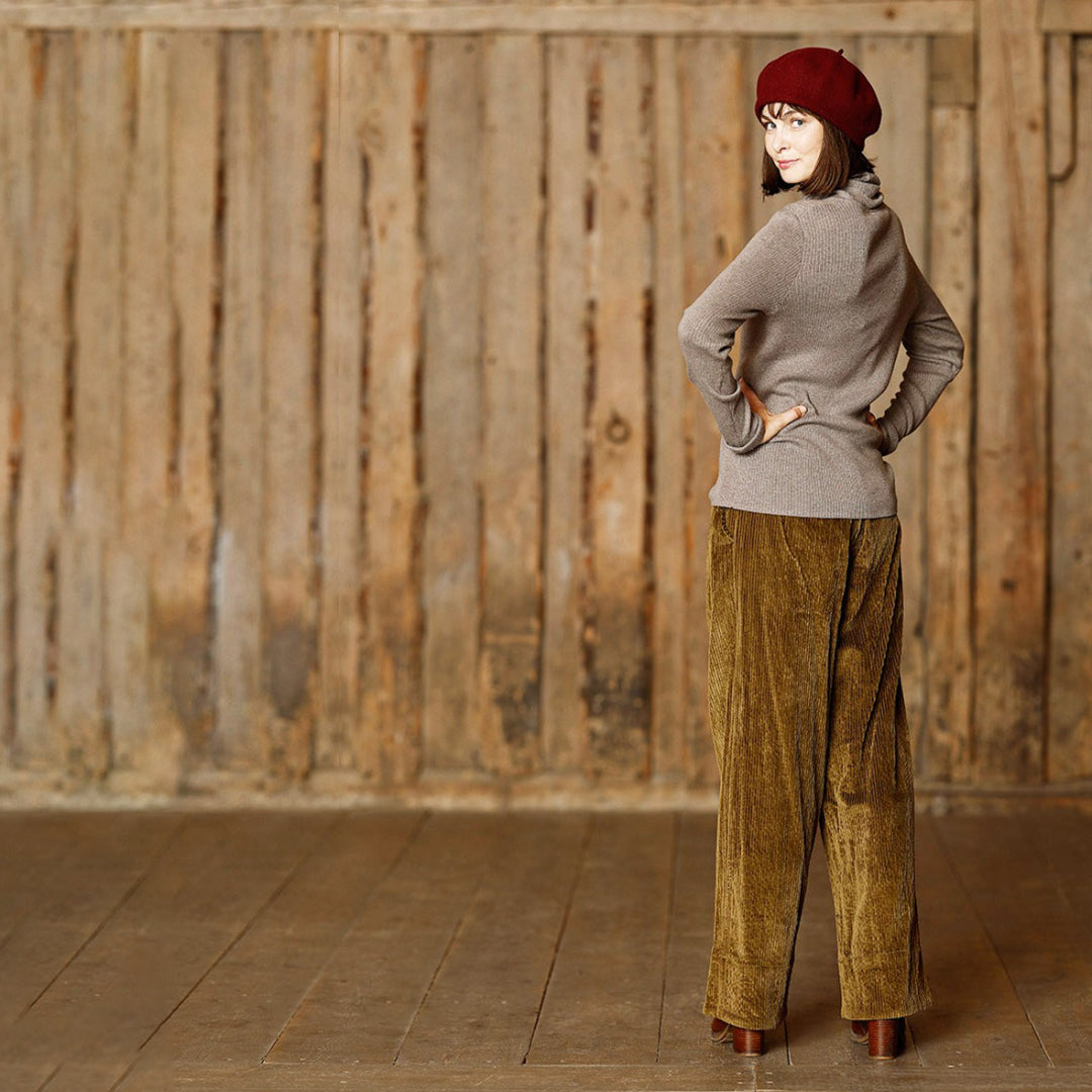 Byxor CHRISTINA i bredspårig bomullsmanchester - Golden