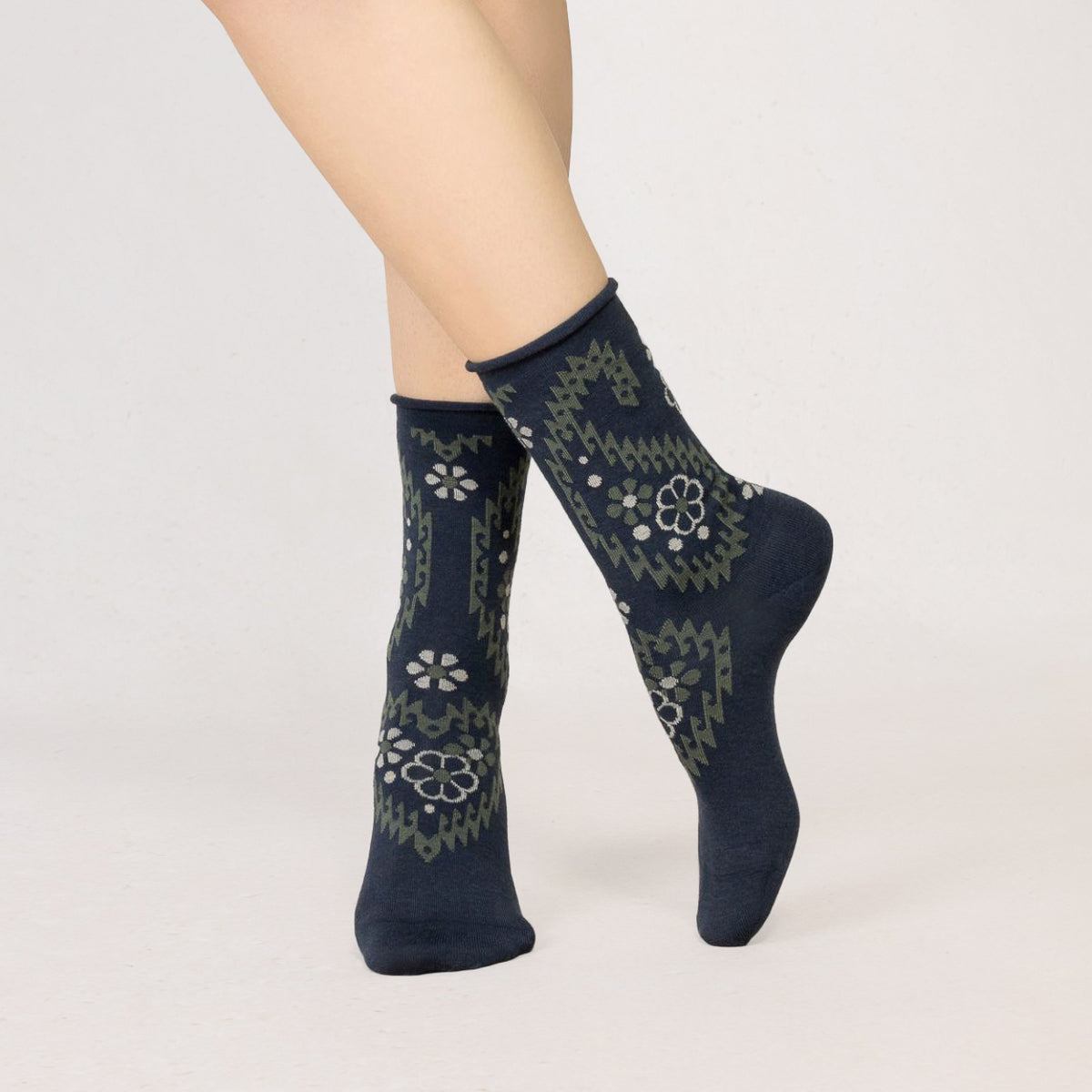 Ullsocka med rullkant – Paisley Flower Navy