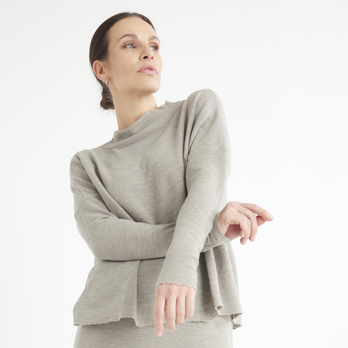 Oversize merinotröja med bred halsmudd - Raw White/Granite Stripe