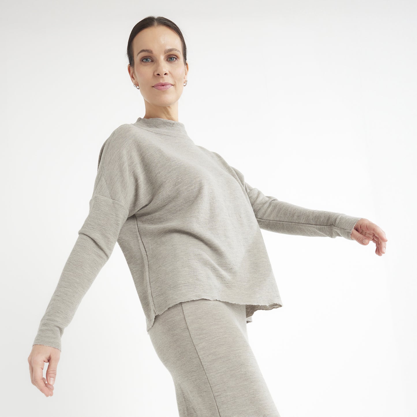 Oversize merinotröja med bred halsmudd - Raw White/Granite Stripe