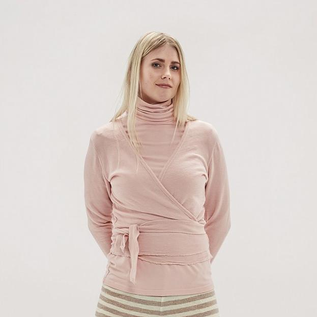 8002 Kofta - figurnära omlottkofta