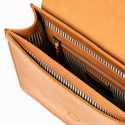 AUDREY COGNAC - handväska i äppelläder