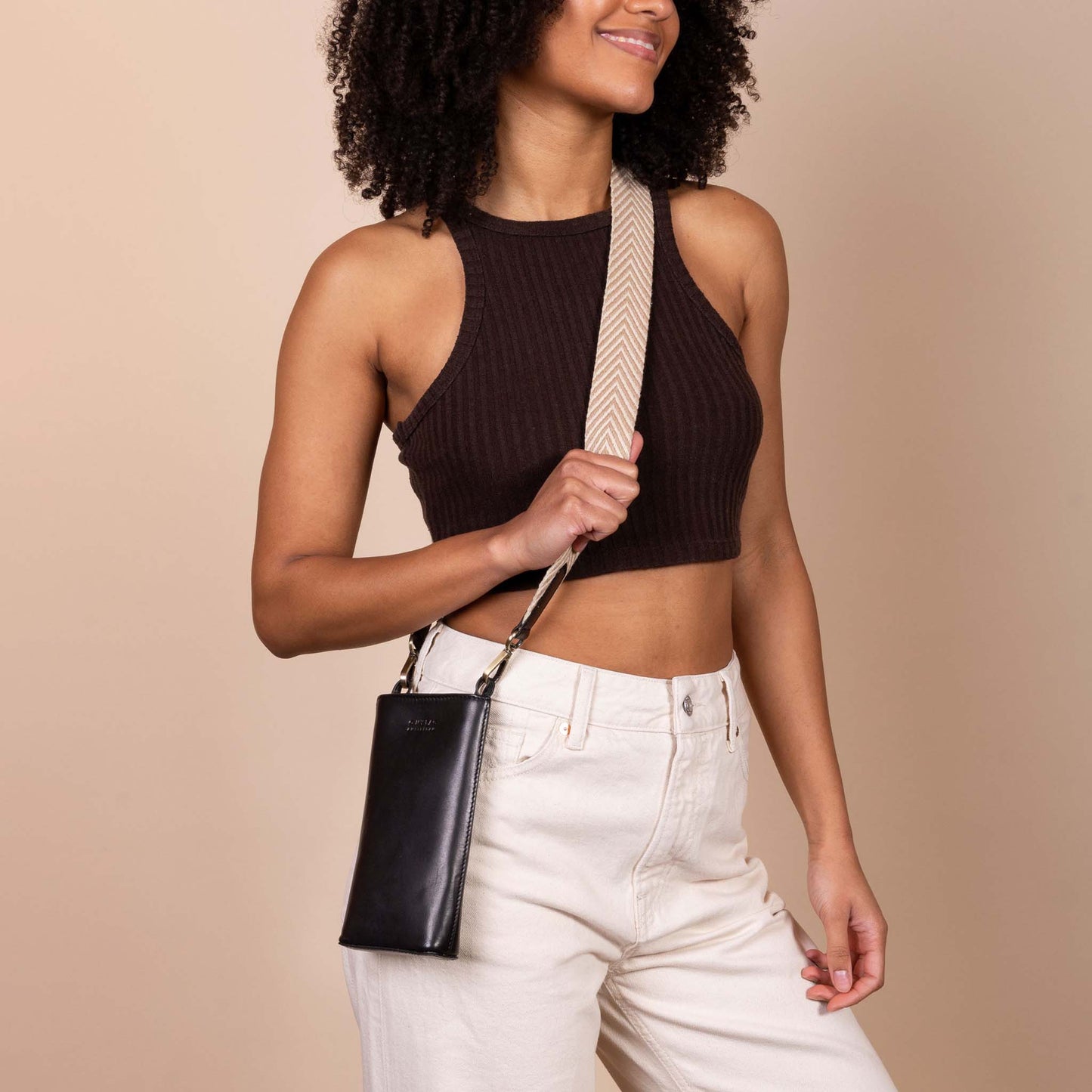 CHARLIE Black - mobilväska i äkta läder